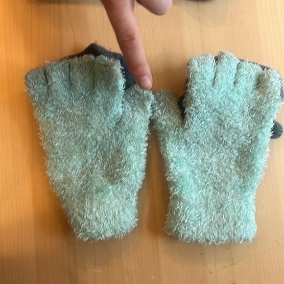 Kids Warm Hat, Gloves, & Headband set - Picture 6 of 9